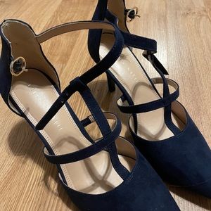 kelly&katie navy heels!